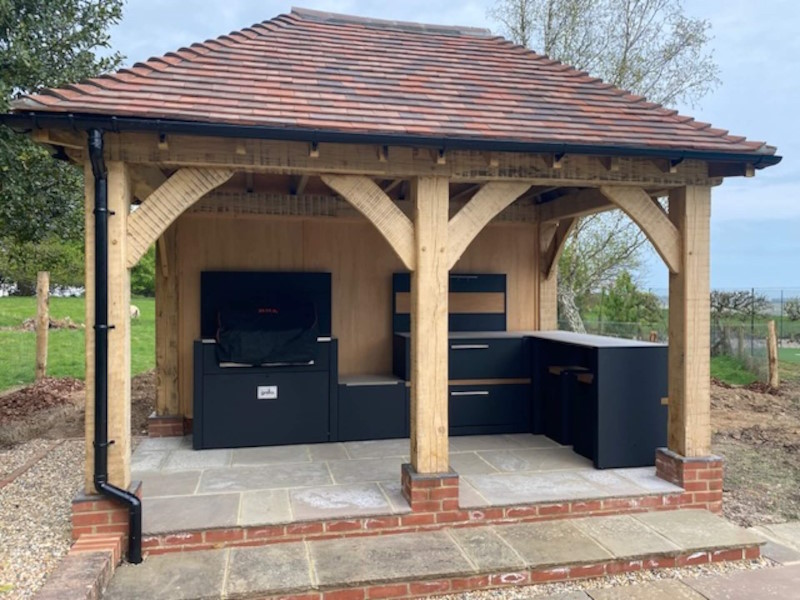 Outdoor Kitchen