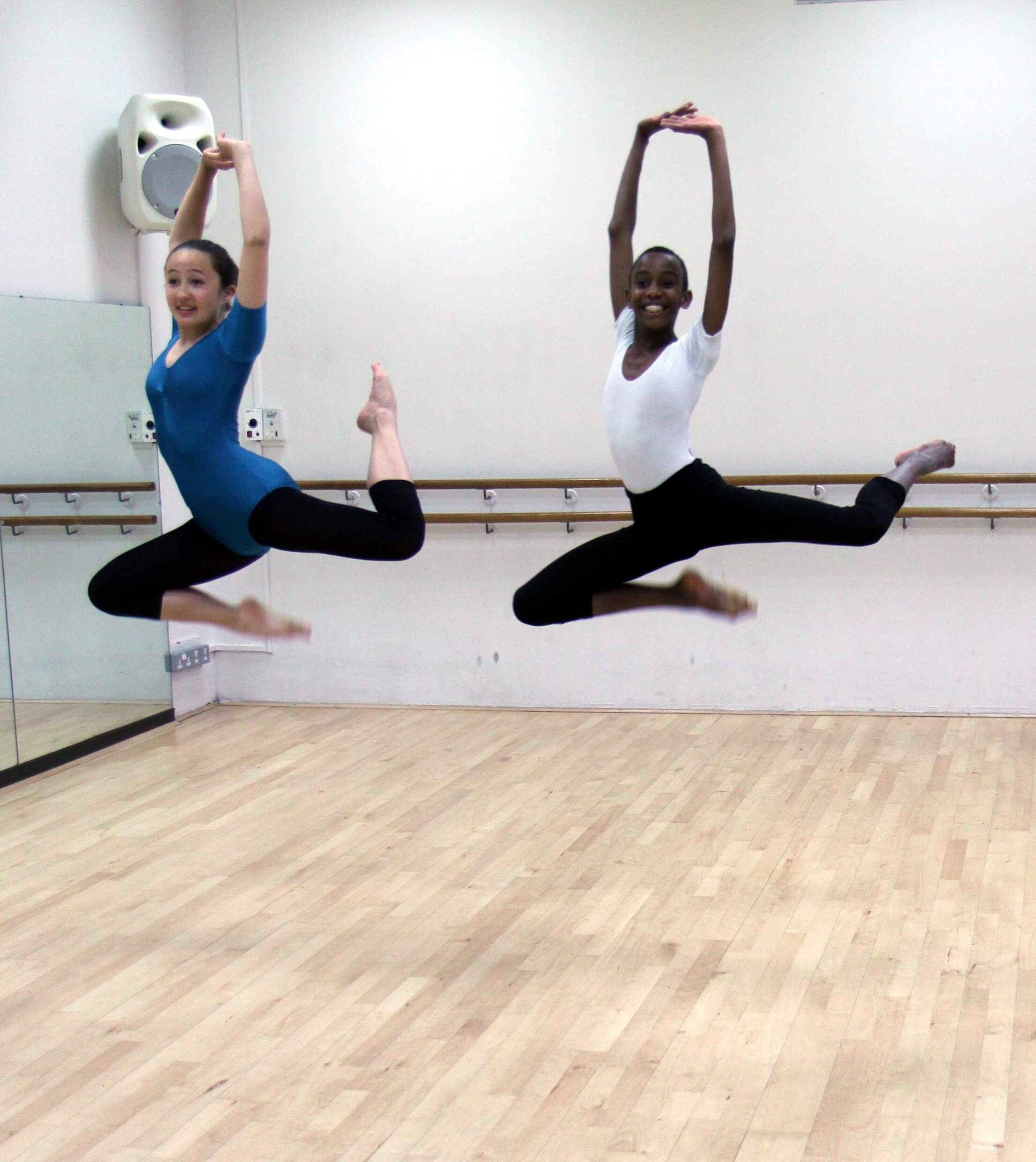 Lewis Allsopp - Ballet Dancers Jumping
