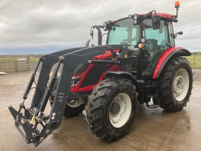 valtra A115H Tractor cw Valtra X41 Loader R Henderson Mechanical