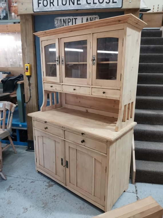 Antique pine dutch dresser with x 2 baking trays SOLD Pond Cottage
