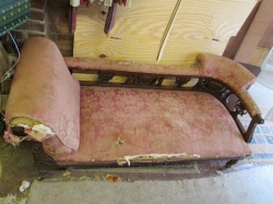 Fully rebuilt and restored Chaise longue, lovely and comfortable