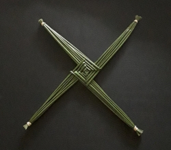  Brighid’s Cross, Large, Green Reed