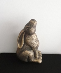 Moon-gazing Hare, Statue, Bronze