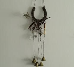 Witch Bells, Horseshoe 