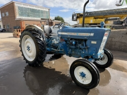 FORD 4000 TRACTOR 