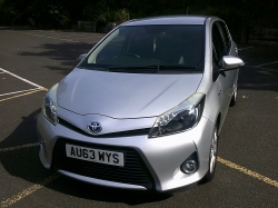 2013AU63WYS YARIS 1.5 T-SPIRIT HYBRID AUTOMATIC 5 DOOR