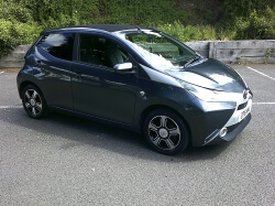 2016 GP16MMU AYGO 1.0 X-CLUSIV FUNROOF 5 DOOR