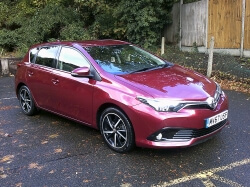 2017 MV67USF AURIS 1.2 T DESIGN 5 DOOR