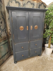 Dutch linen cupboard with 4 drawers in the base