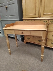 Lovely delicate legged Victorian pine washstand 