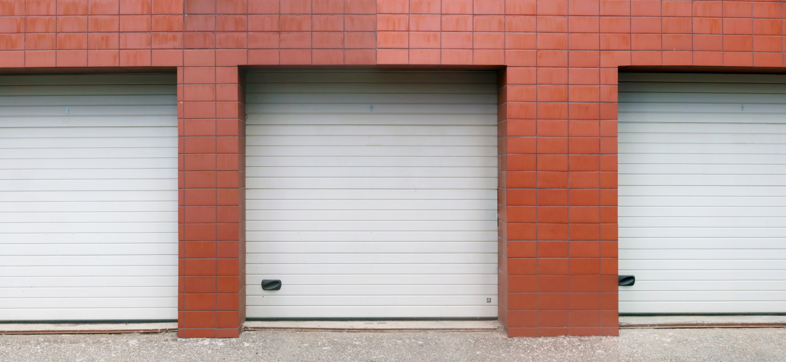 Build your Own Bespoke<br>Garage Door Online, It's Simple!